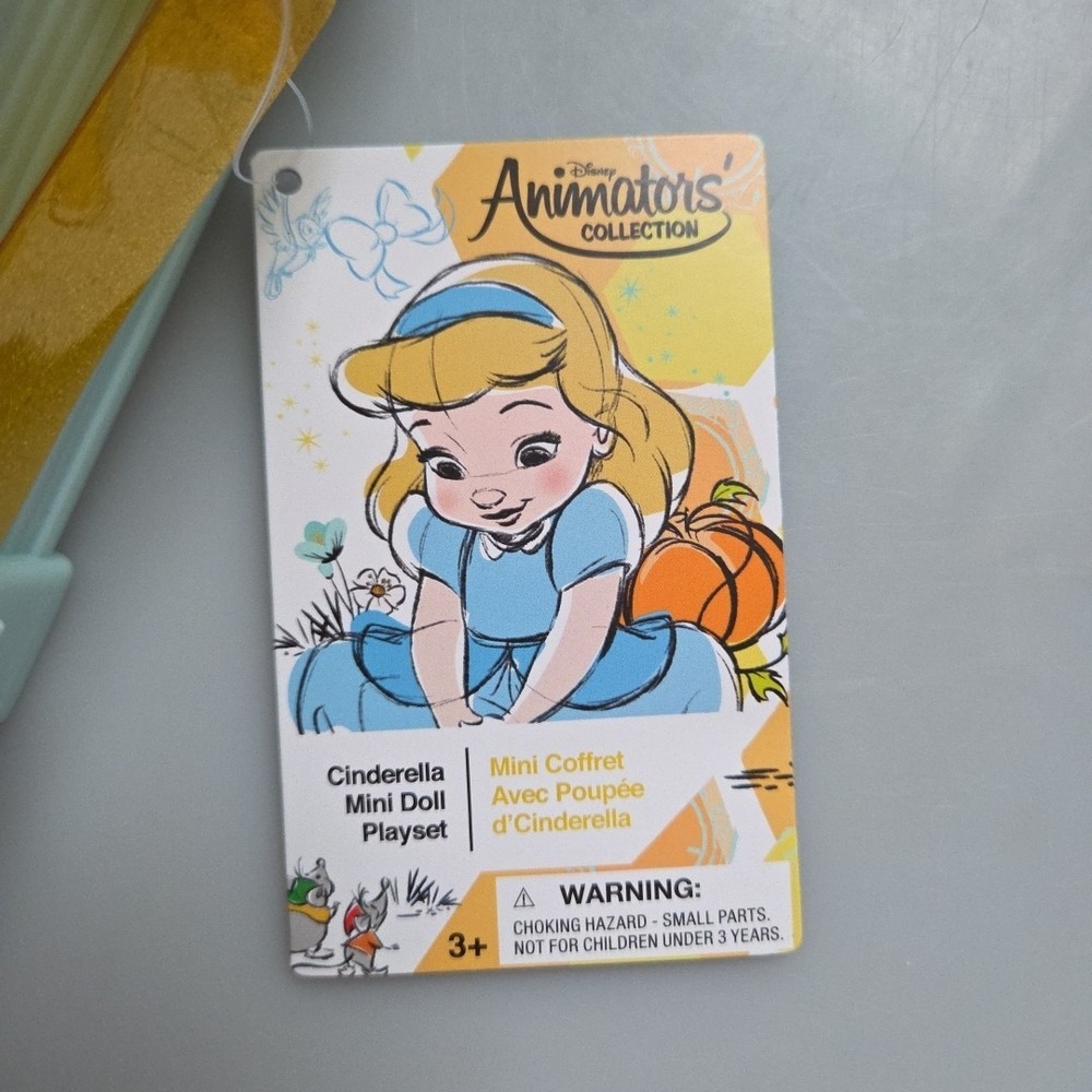 New Disney Animators' Collection Mini Doll Playset Princess Cinderella w/ Dog - Picture 2 of 3